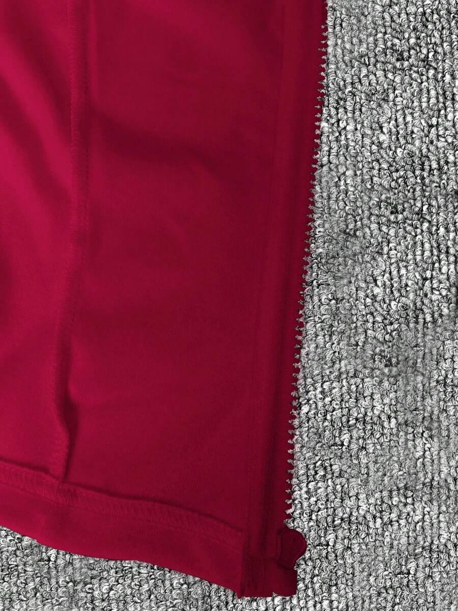 czerwona bluza zamek