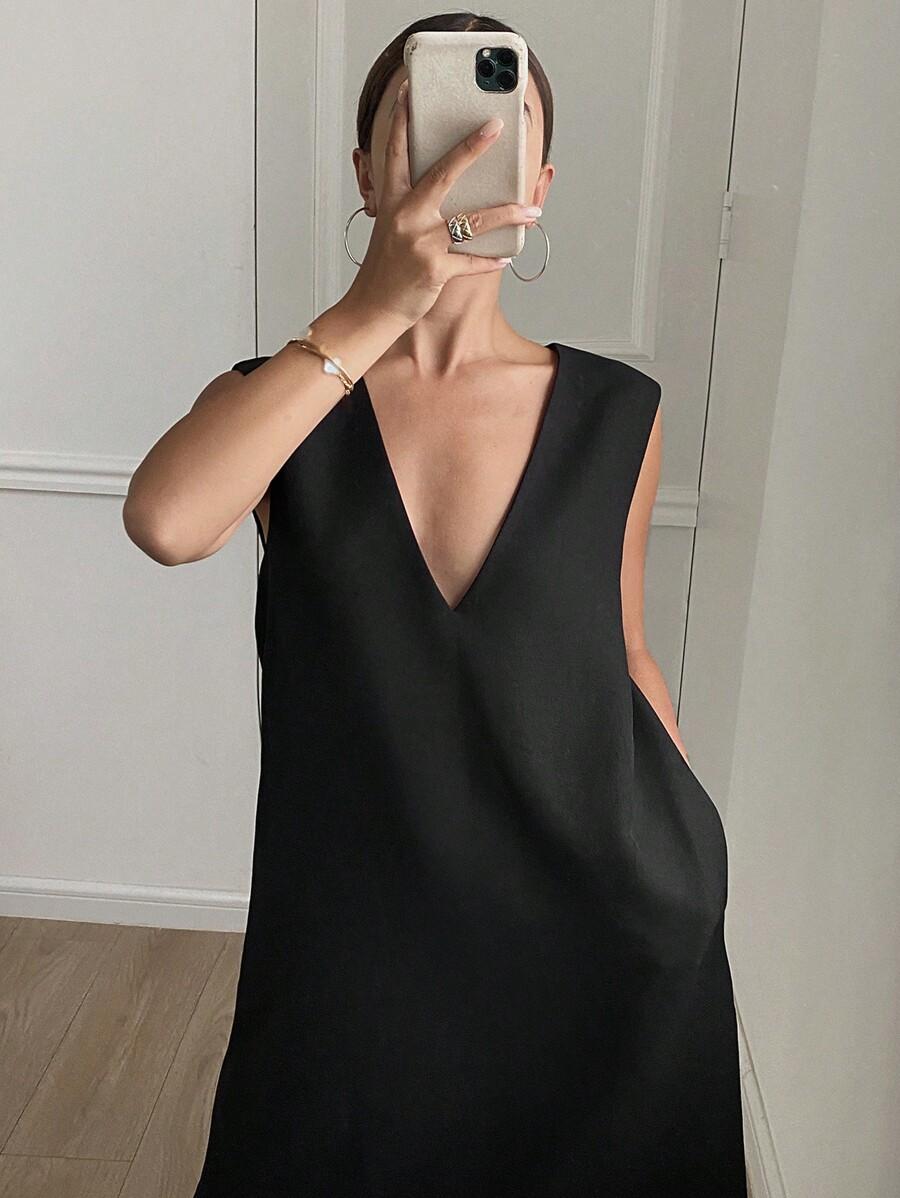 CZARNA PROSTA SUKIENKA V-NECK