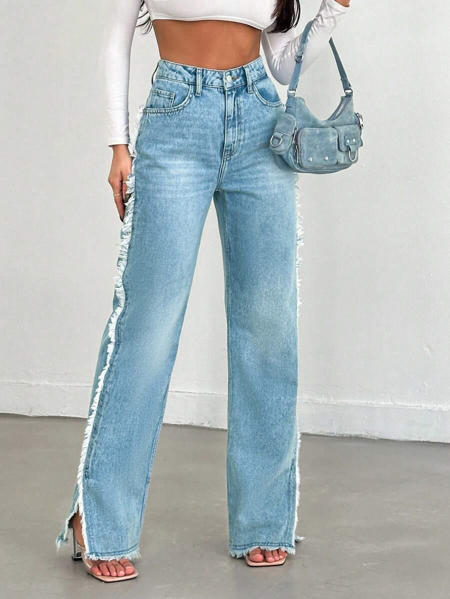niebieskie spodnie jeans
