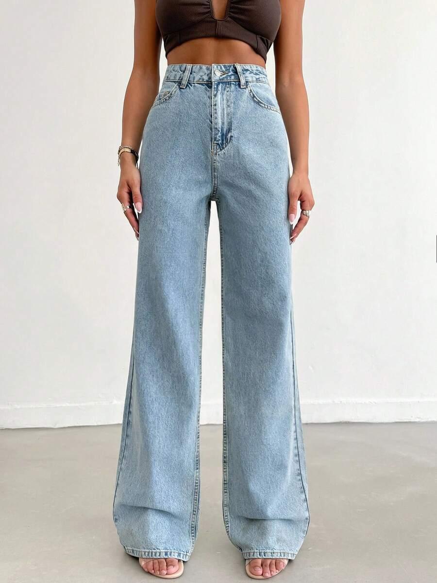niebieskie spodnie jeans 