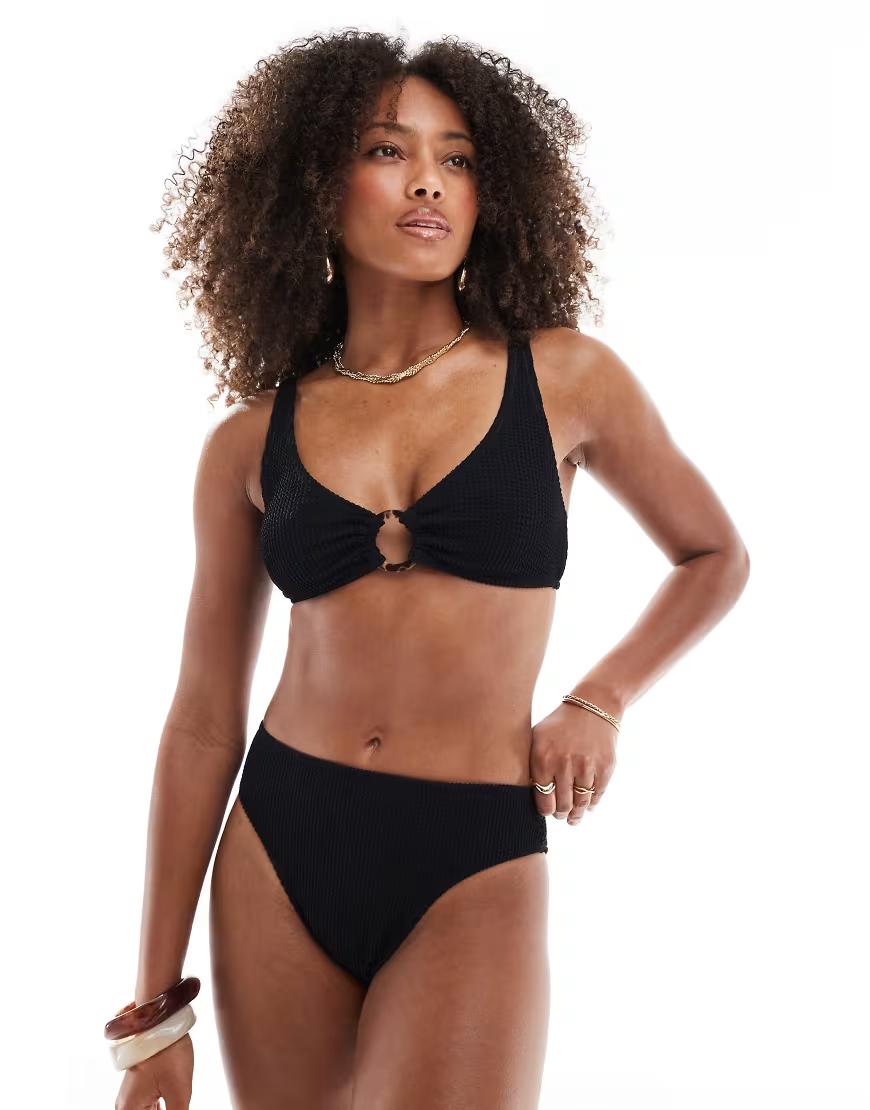 CZARNY DÓŁ OD BIKINI TEKSTURA