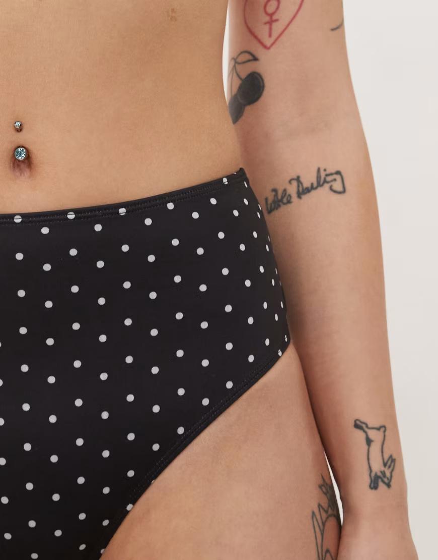 czarny dół od bikini groszki