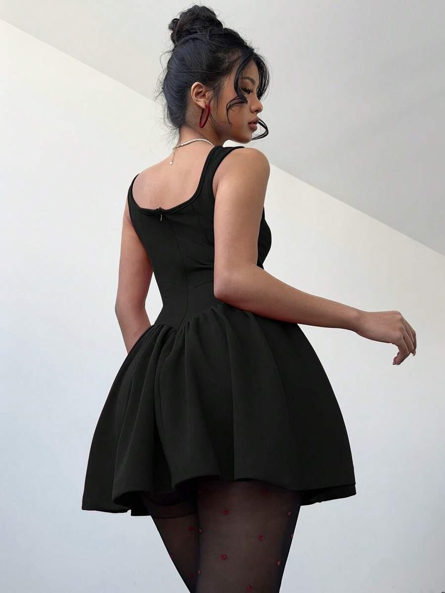 czarna mini sukienka