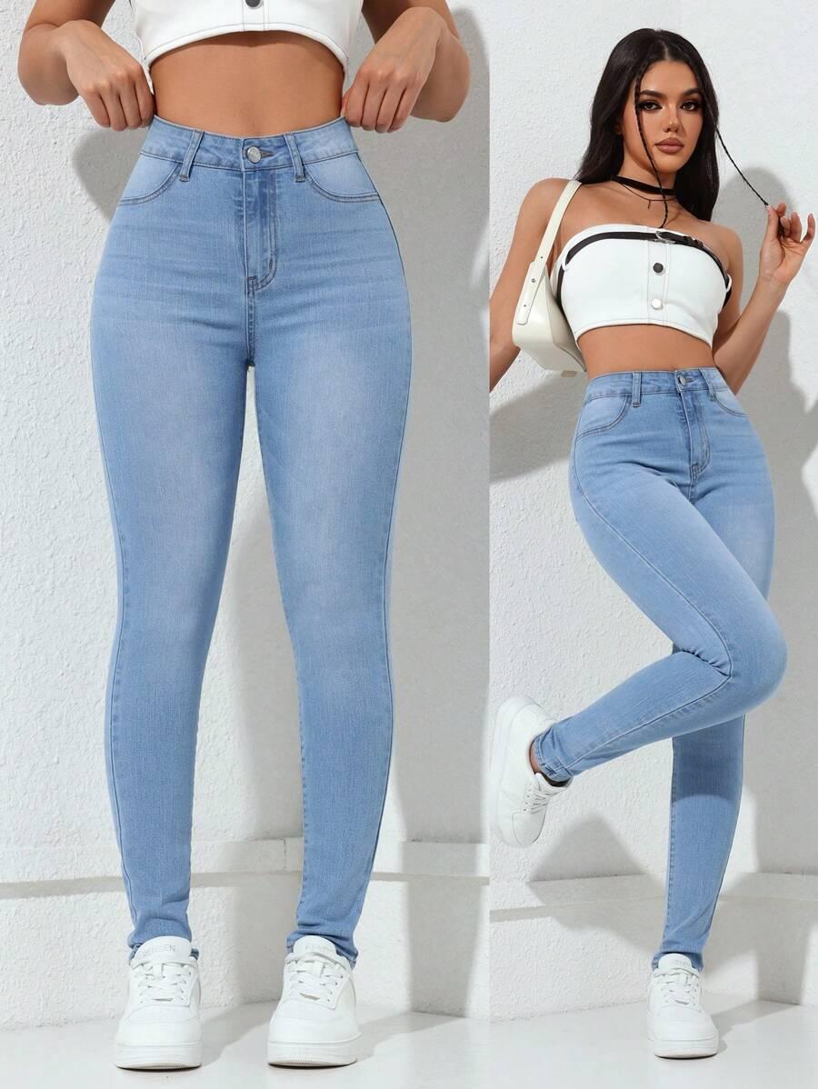niebieskie spodnie jeans rurki
