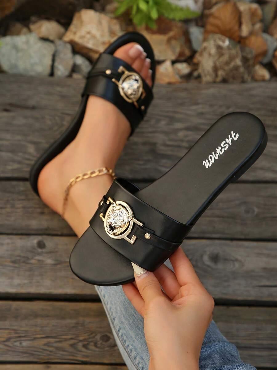 CZARNE KLAPKI CASUAL