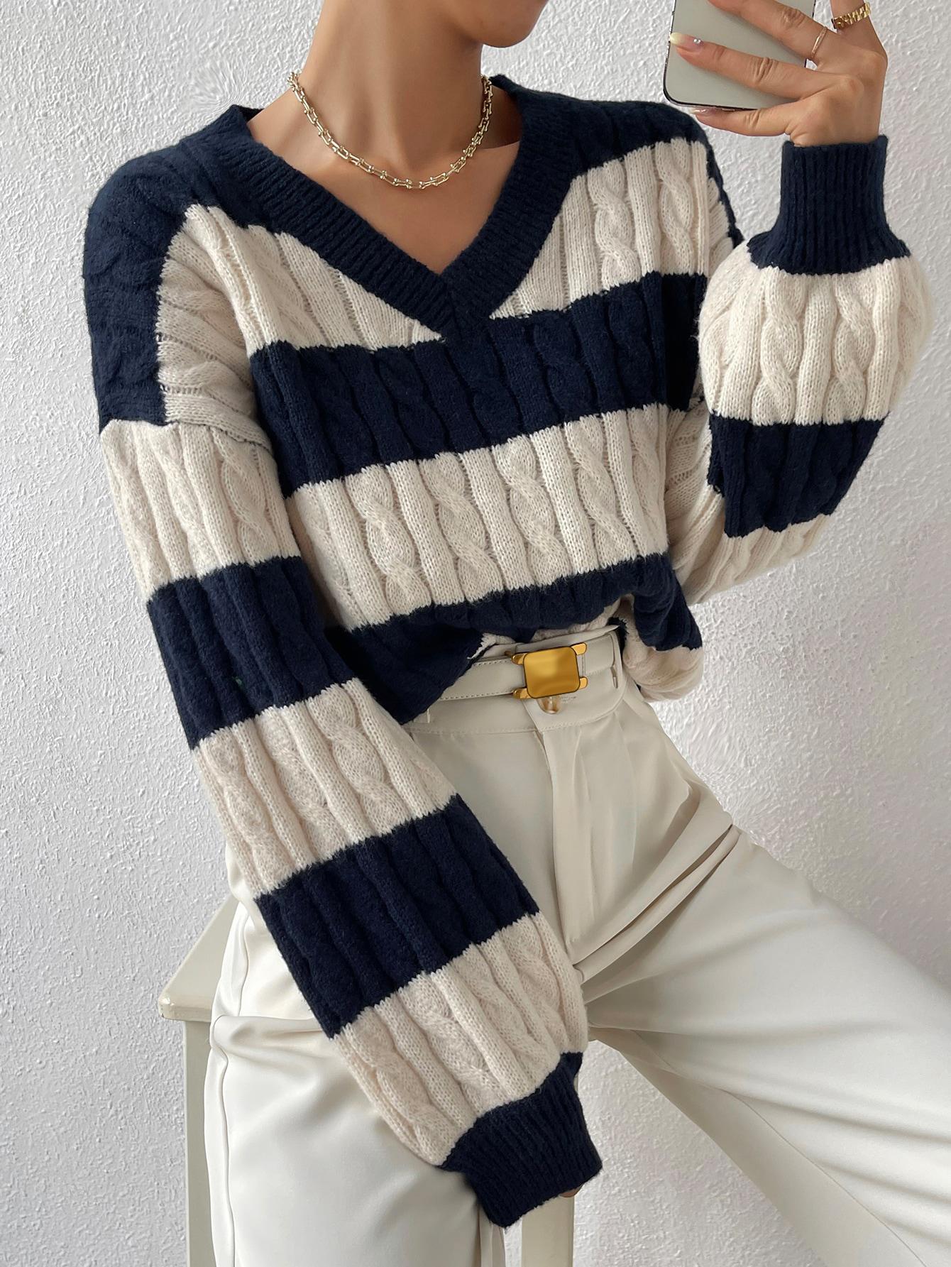 SWETER W PASKI SPLOT