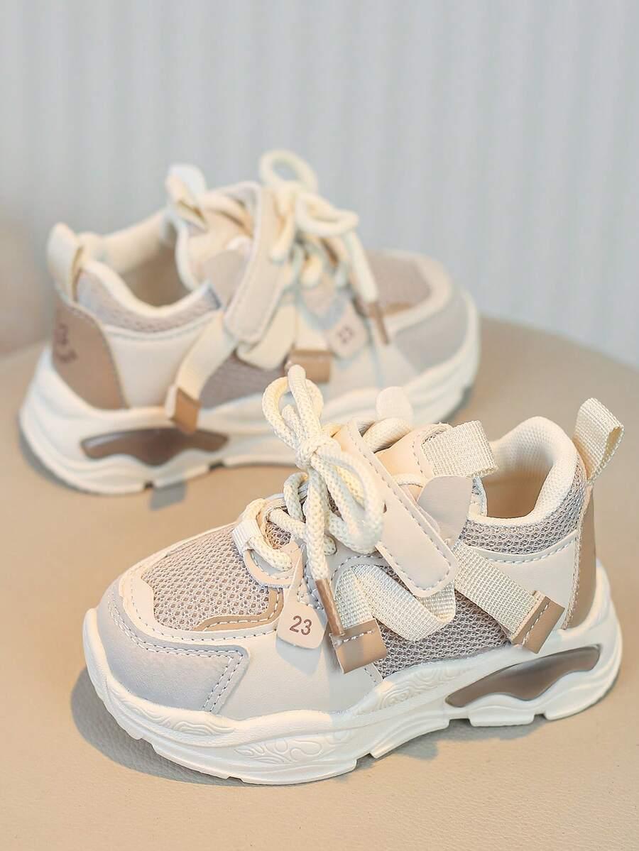 beżowe buty sportowe