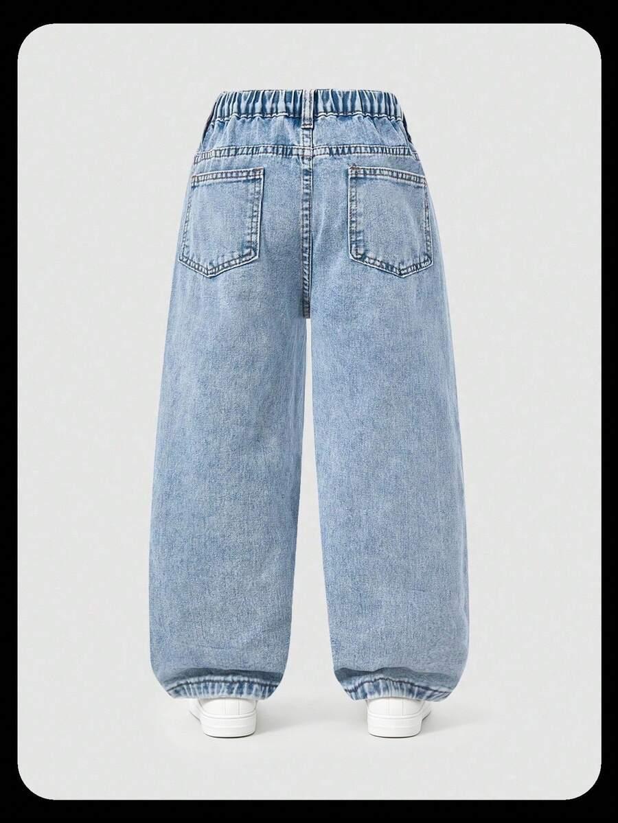 niebieskie spodnie jeans