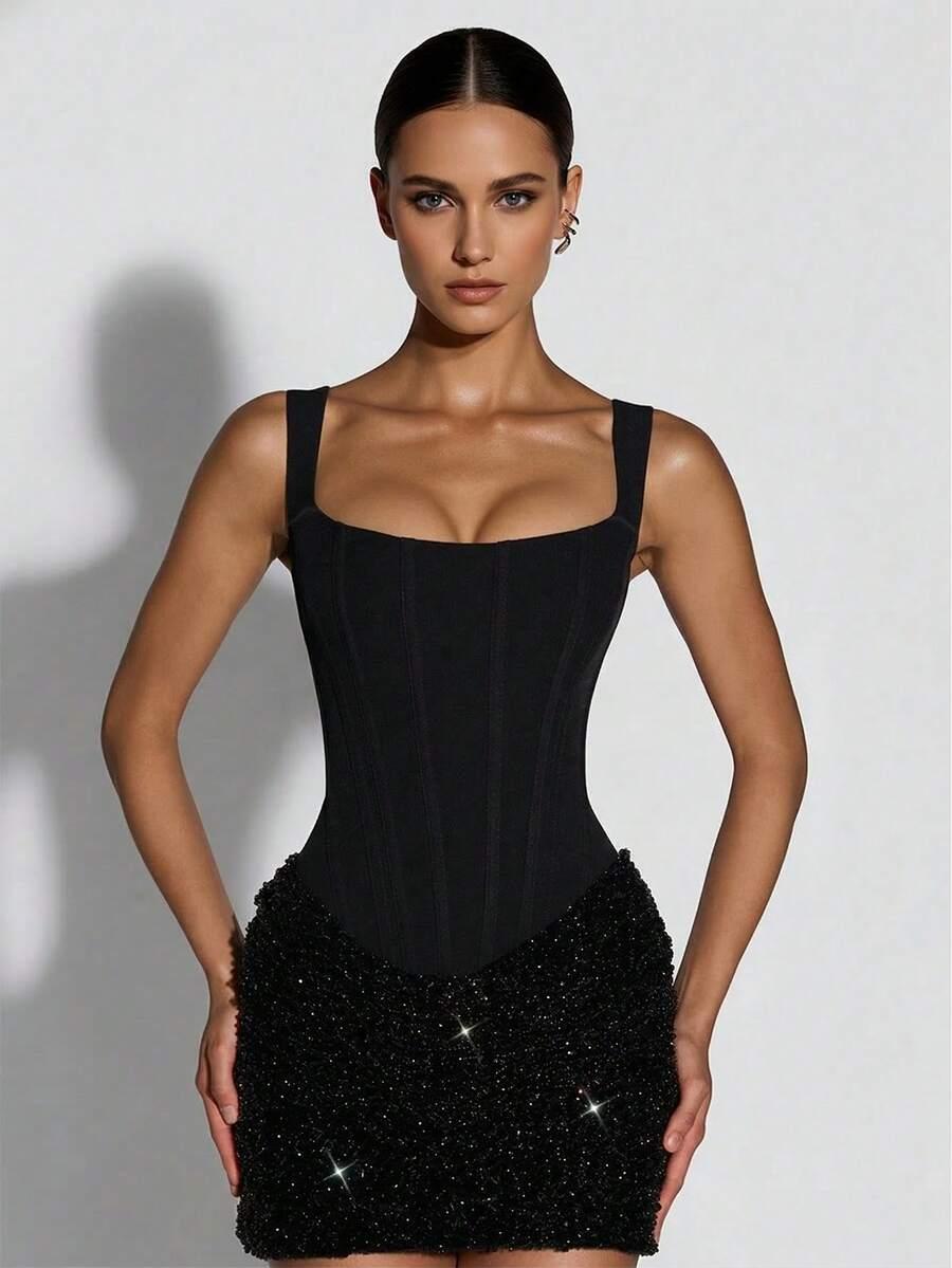 CZARNA MINI SUKIENKA