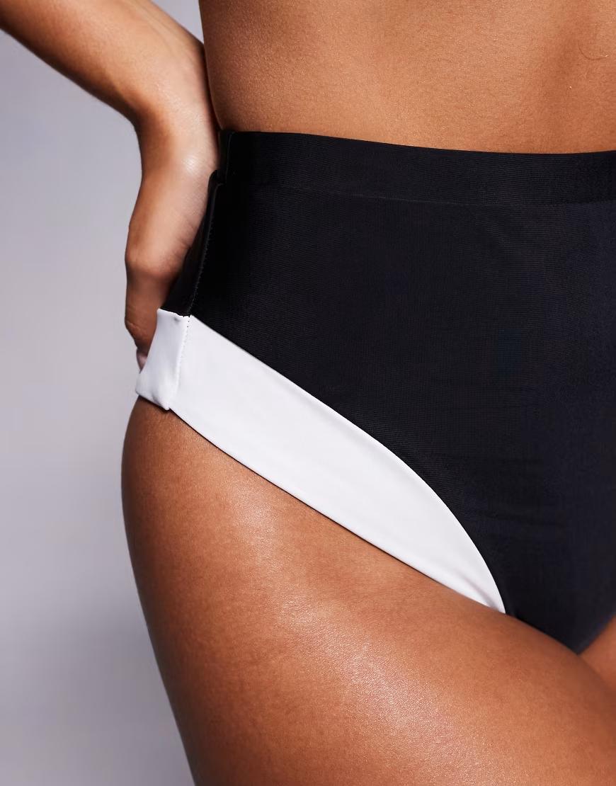 CZARNY DÓŁ OD BIKINI
