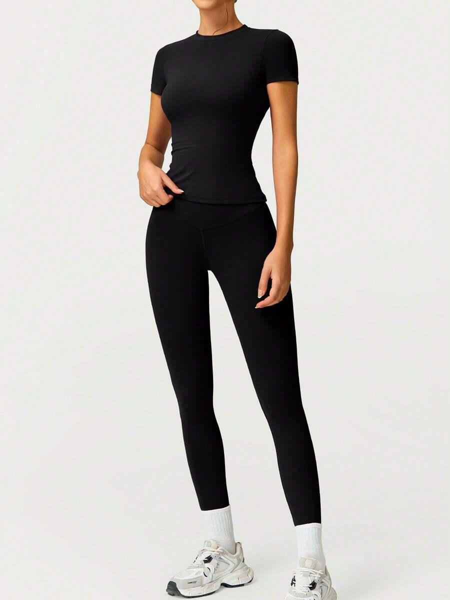 CZARNY KOMPLET T-SHIRT LEGGINSY