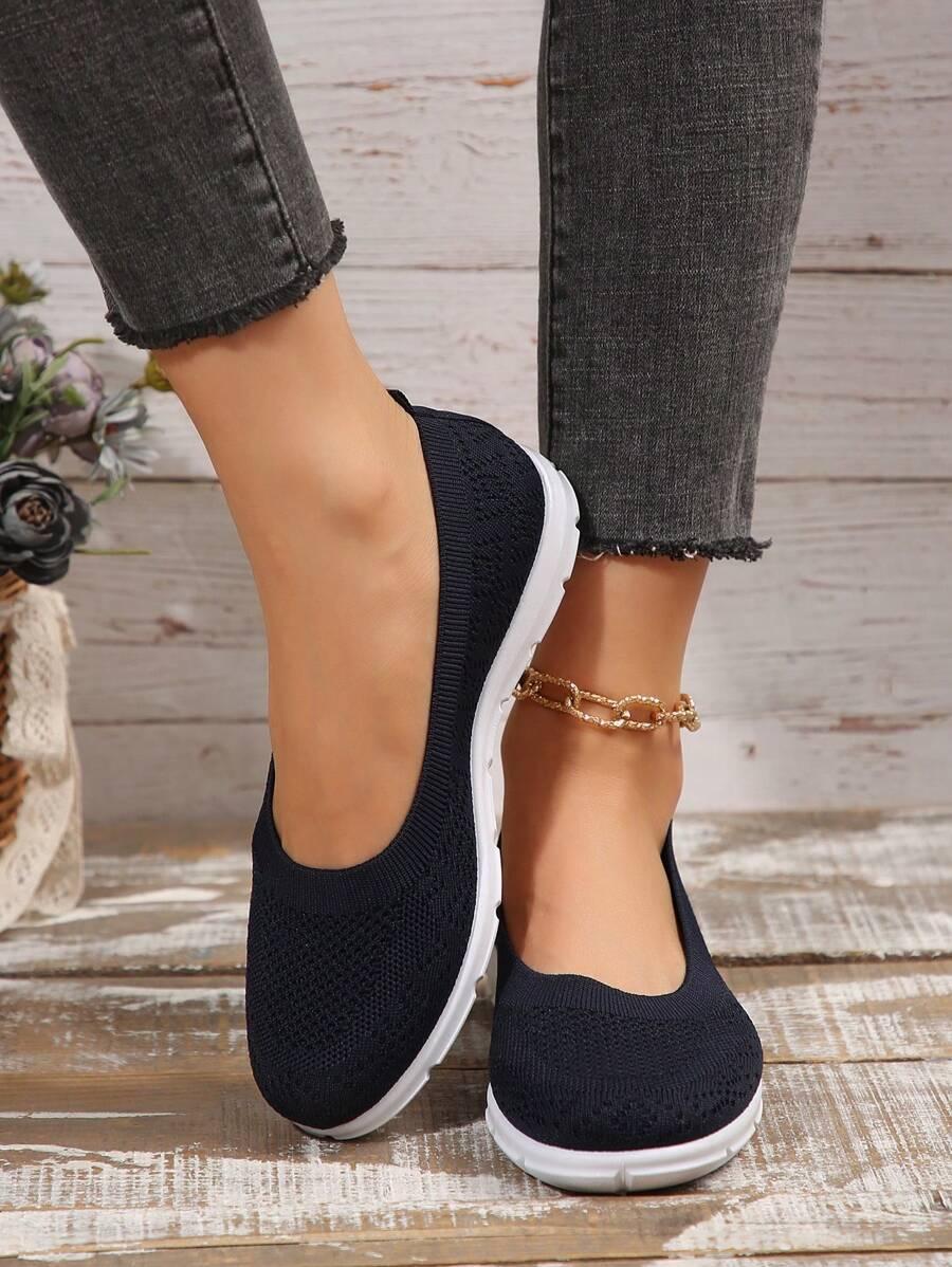 czarne buty sportowe 