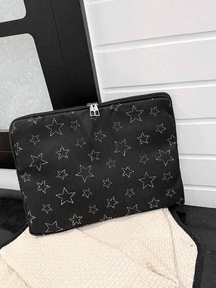 czarna torba na laptopa