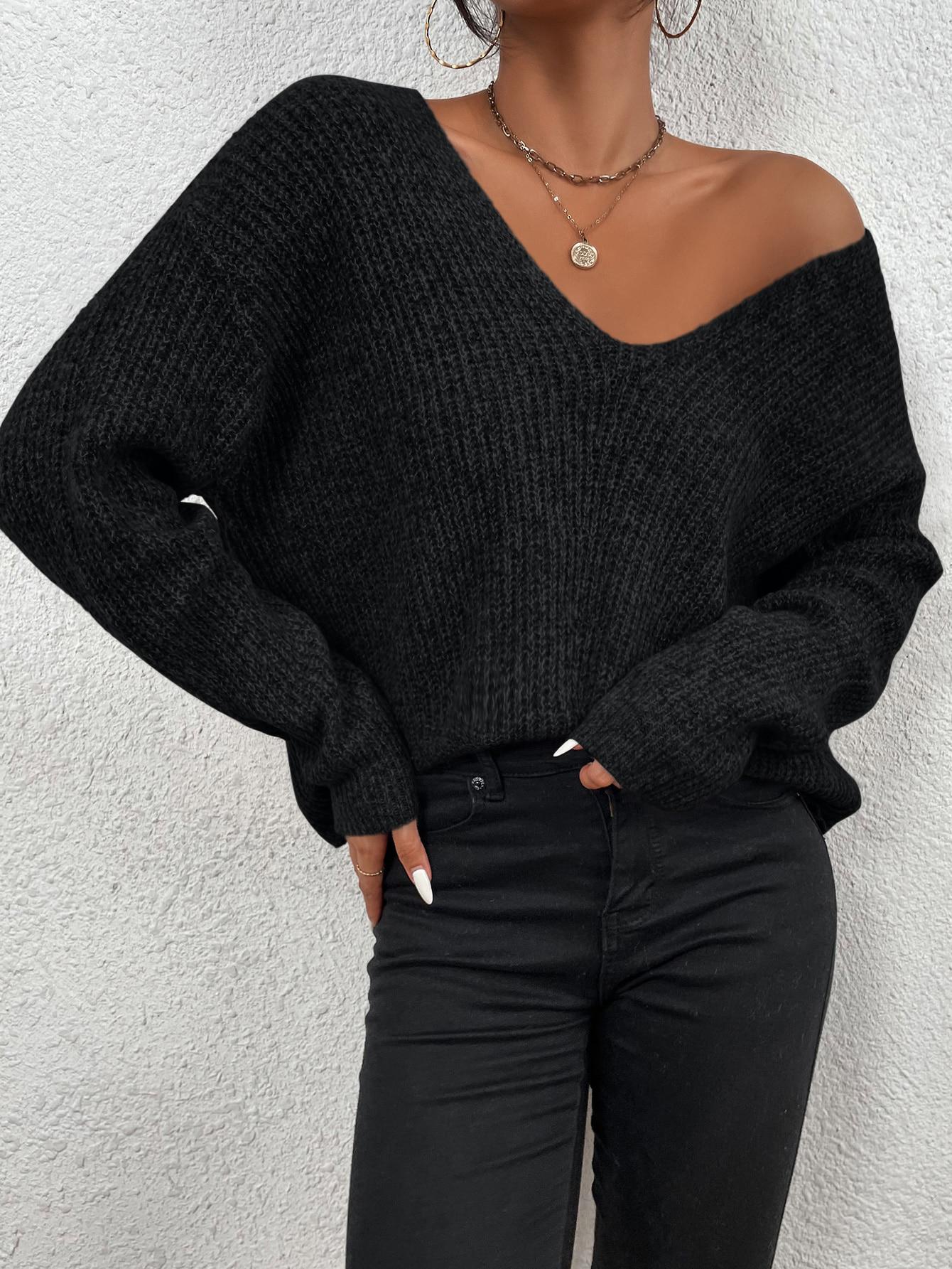 CZARNY SWETER V-NECK