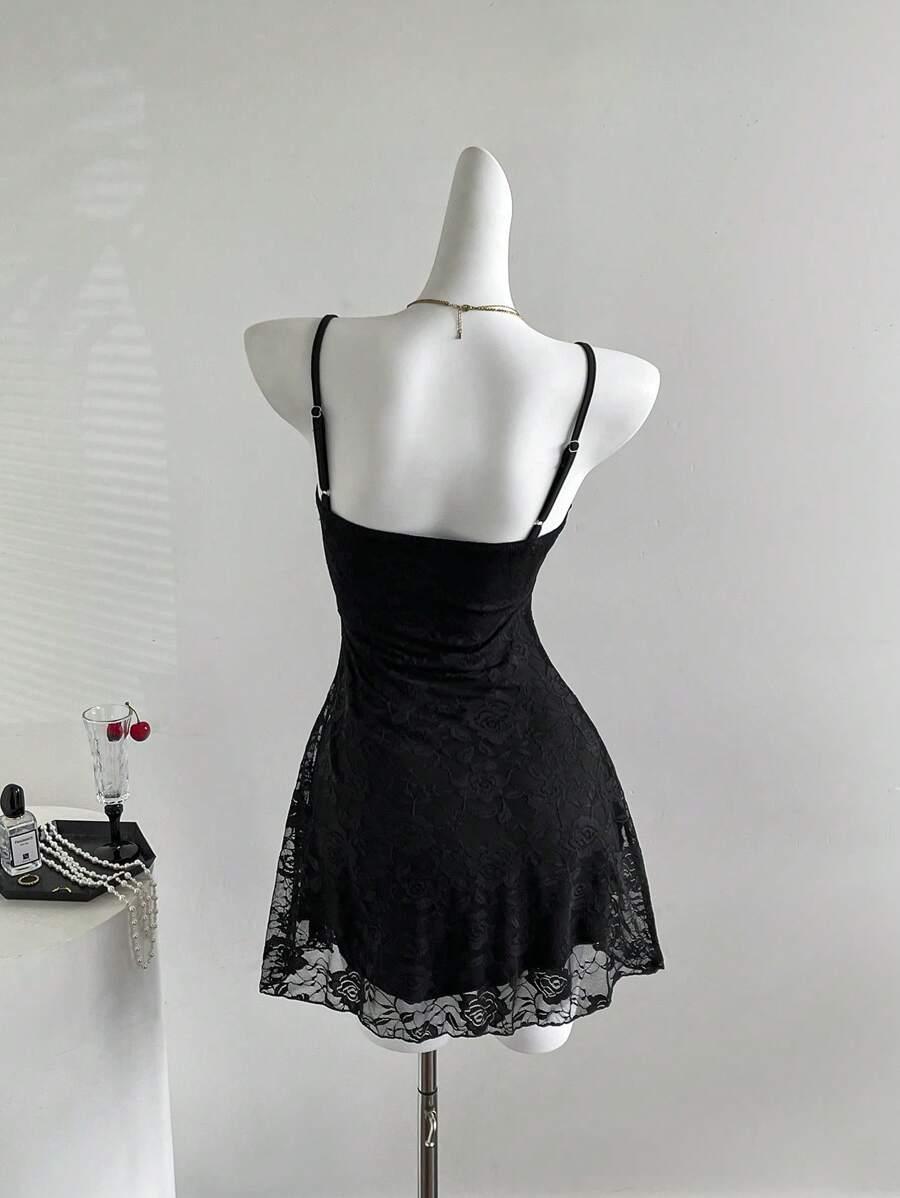 CZARNA MINI SUKIENKA
