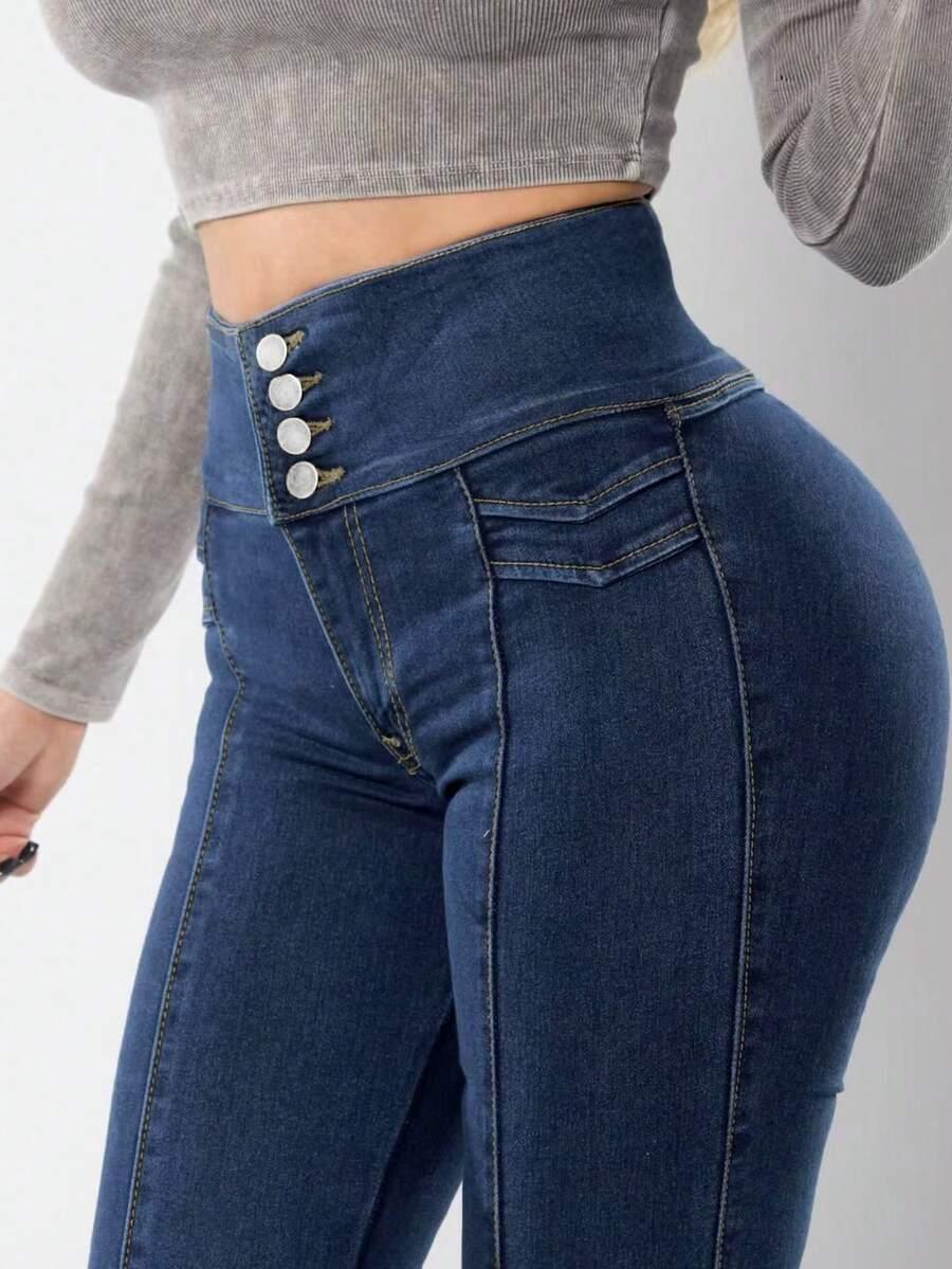 niebieskie spodnie jeans 