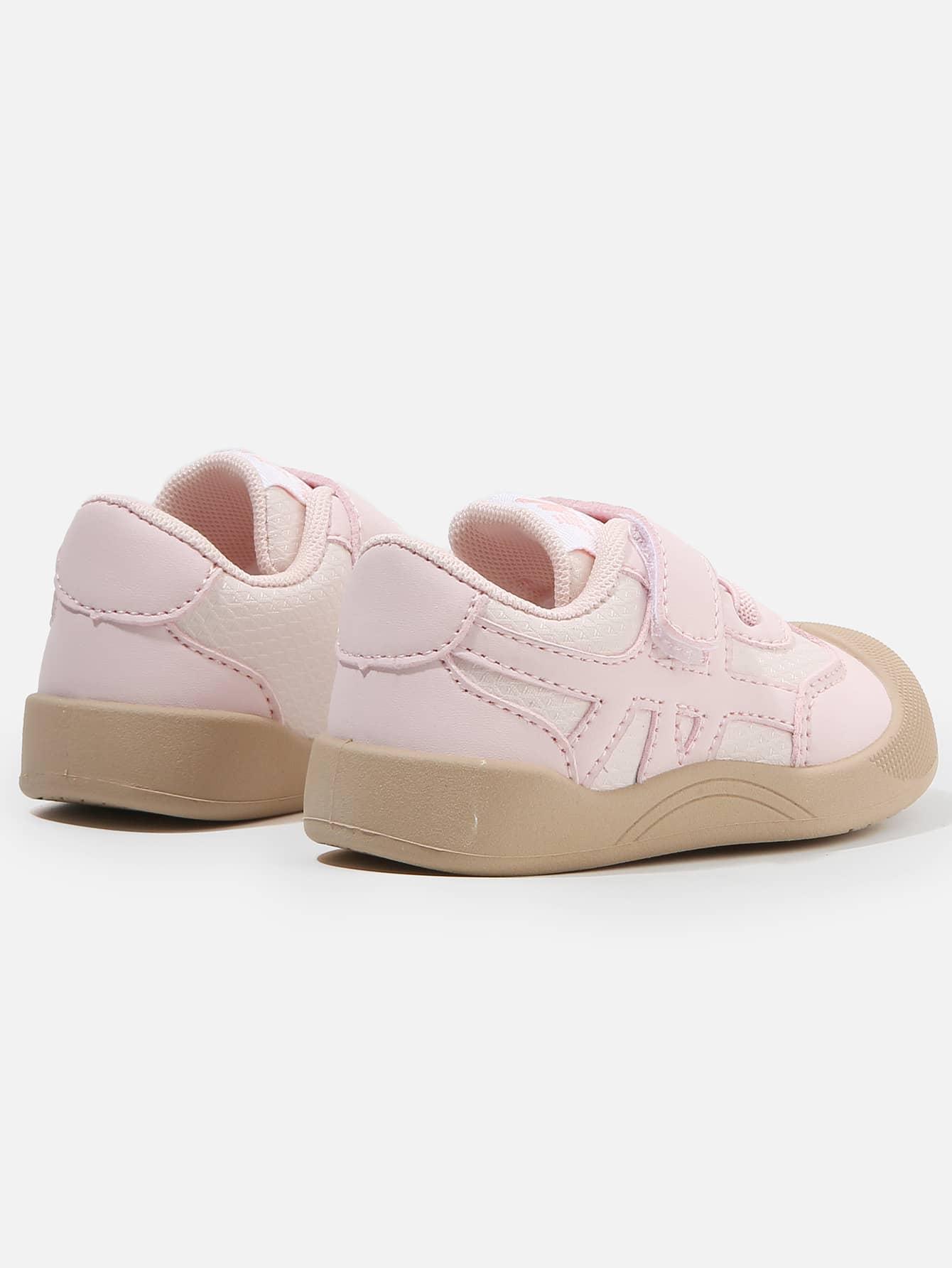różowe buty na rzepy