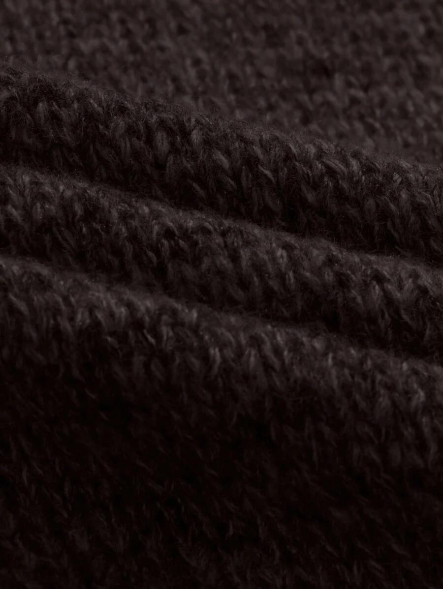 brązowy sweter okrągły dekolt