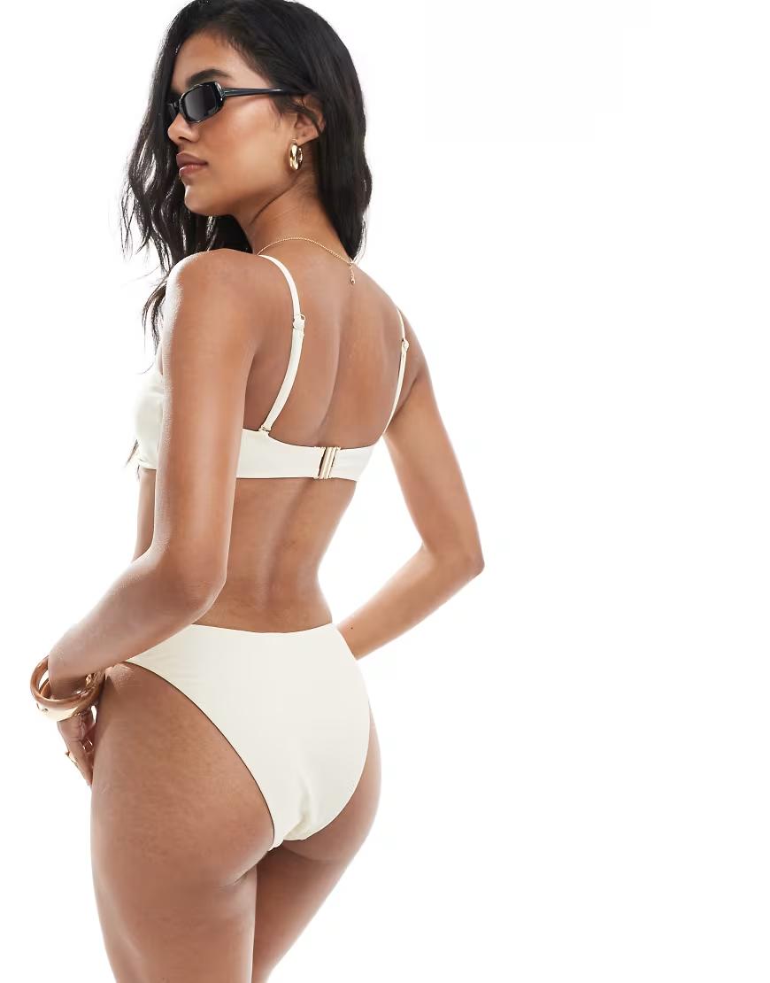 dół od bikini kwiat