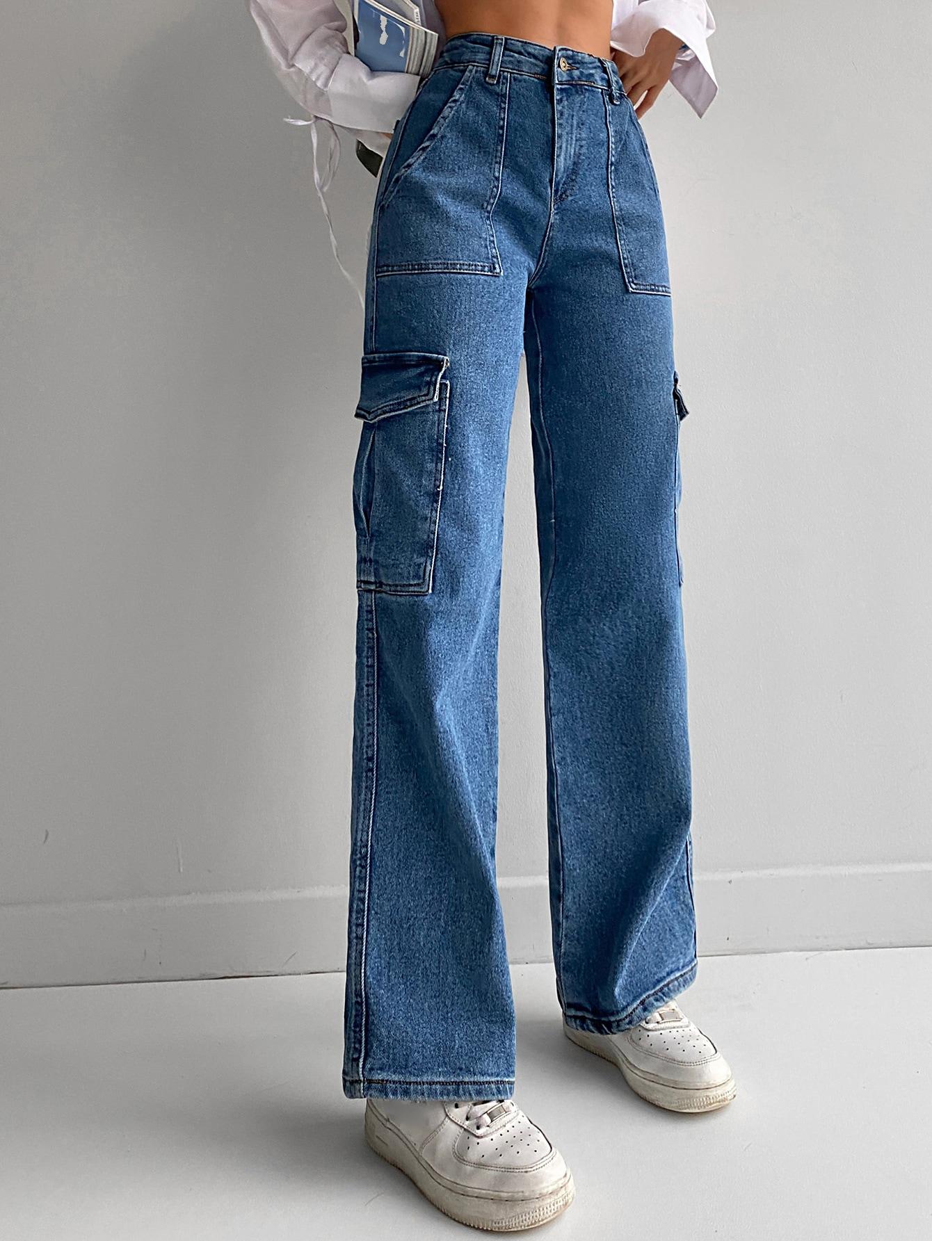 niebieskie spodnie jeans