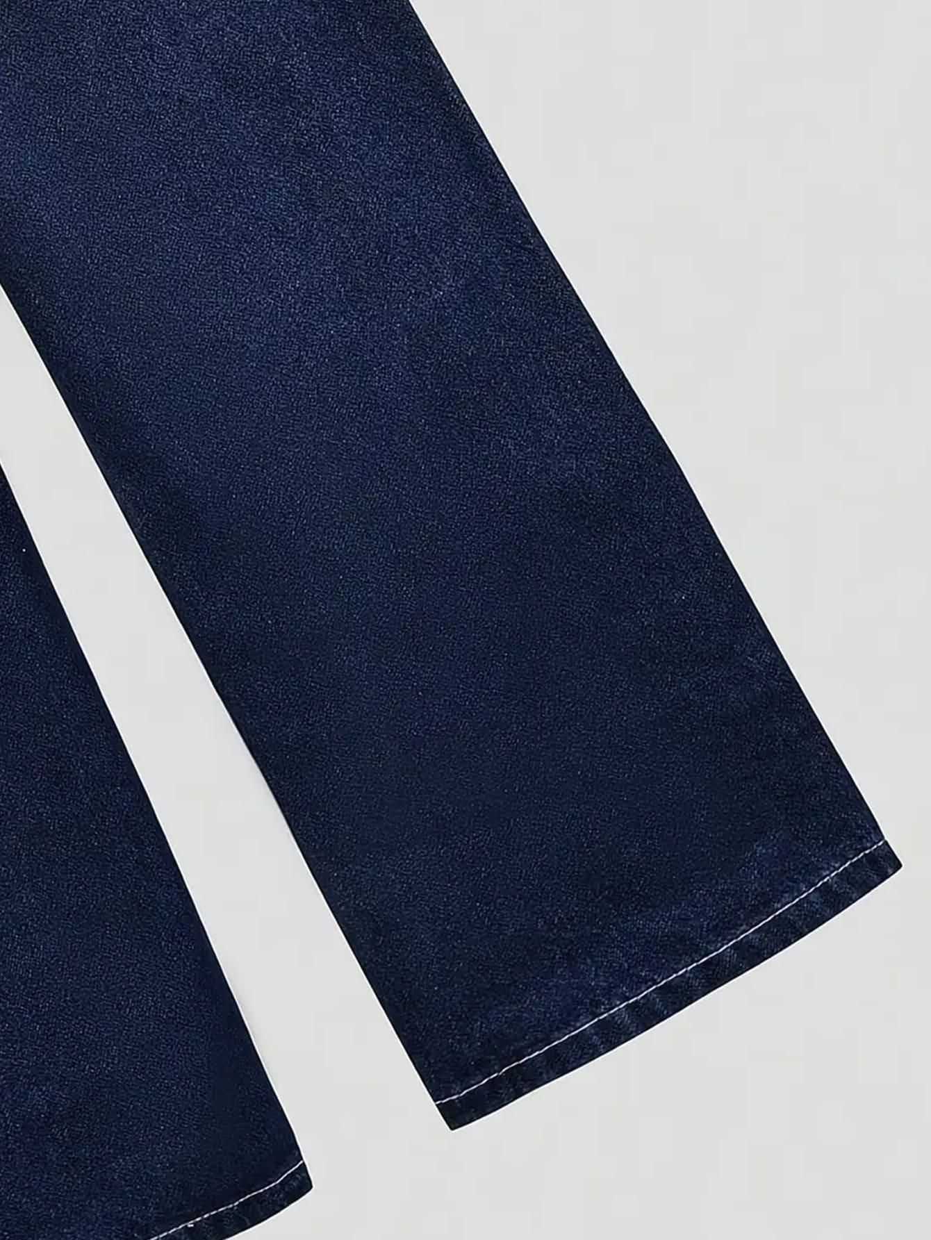 granatowe spodnie jeans