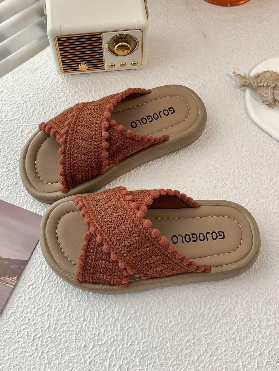 brązowe klapki casual