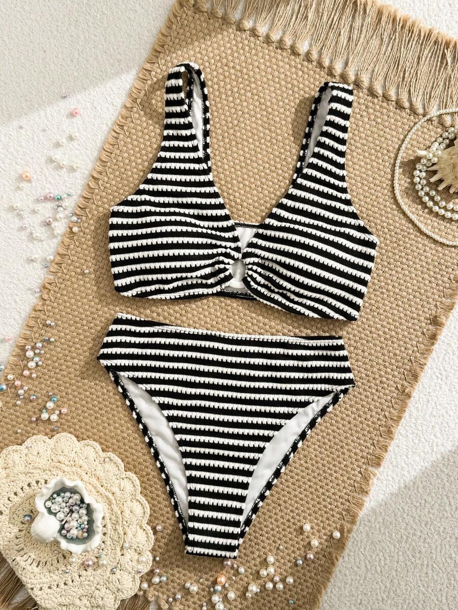 DWUCZĘŚCIOWY STRÓJ KĄPIELOWY