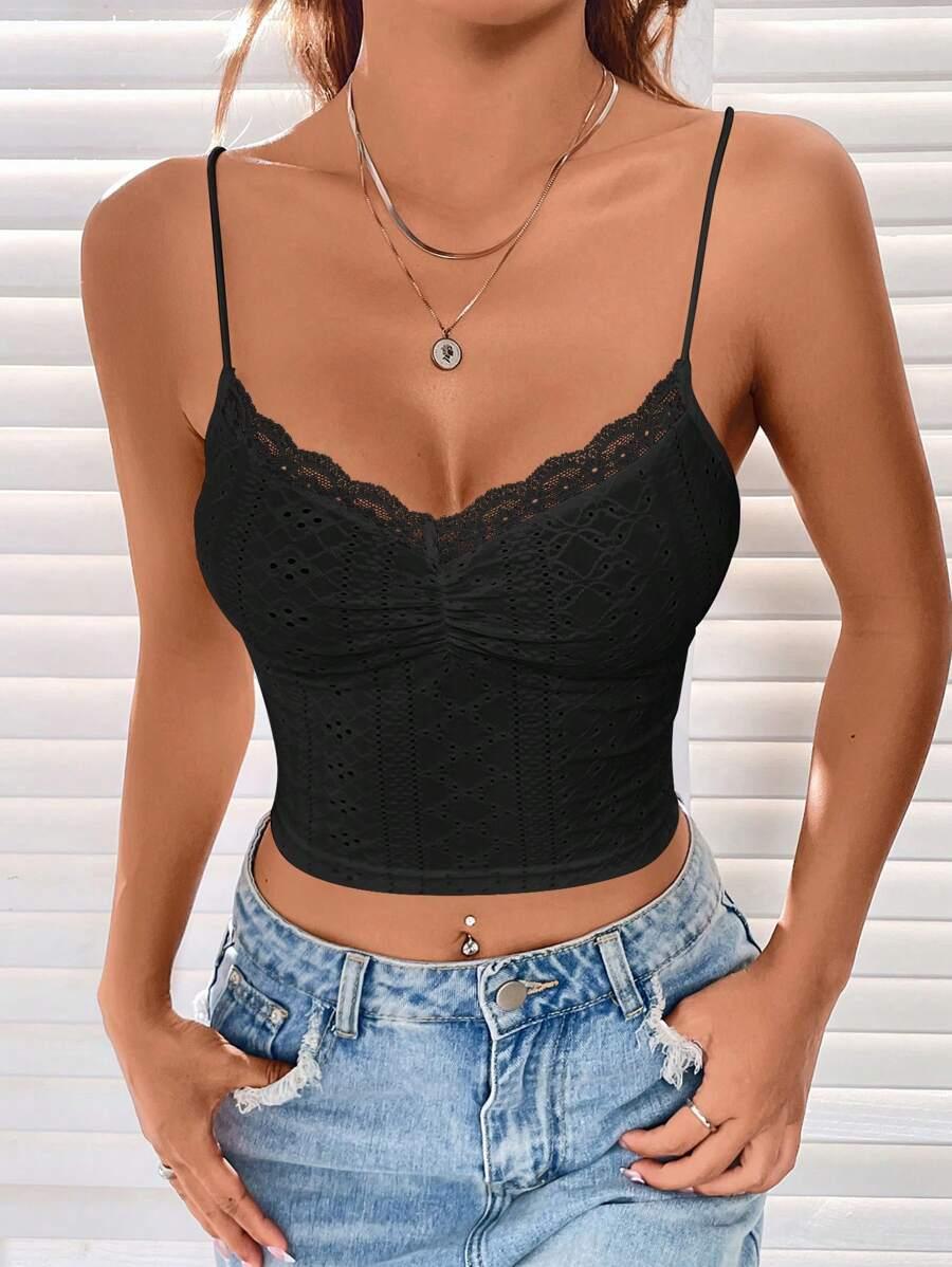 czarny crop top koronka