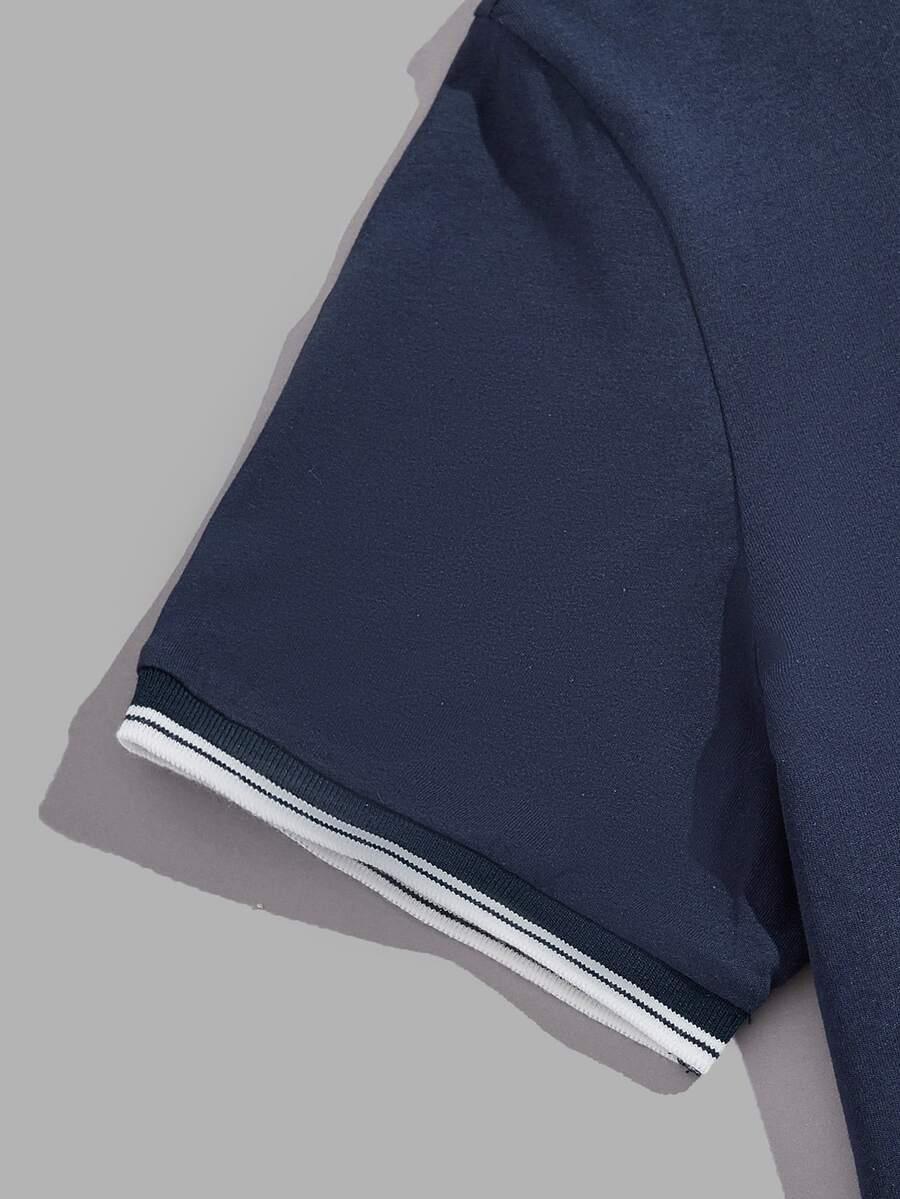 granatowy t-shirt kontrast