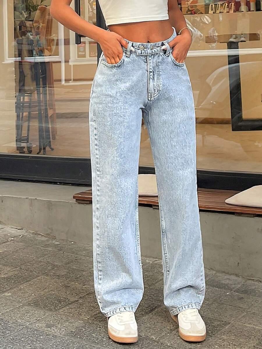 niebieskie proste spodnie jeans