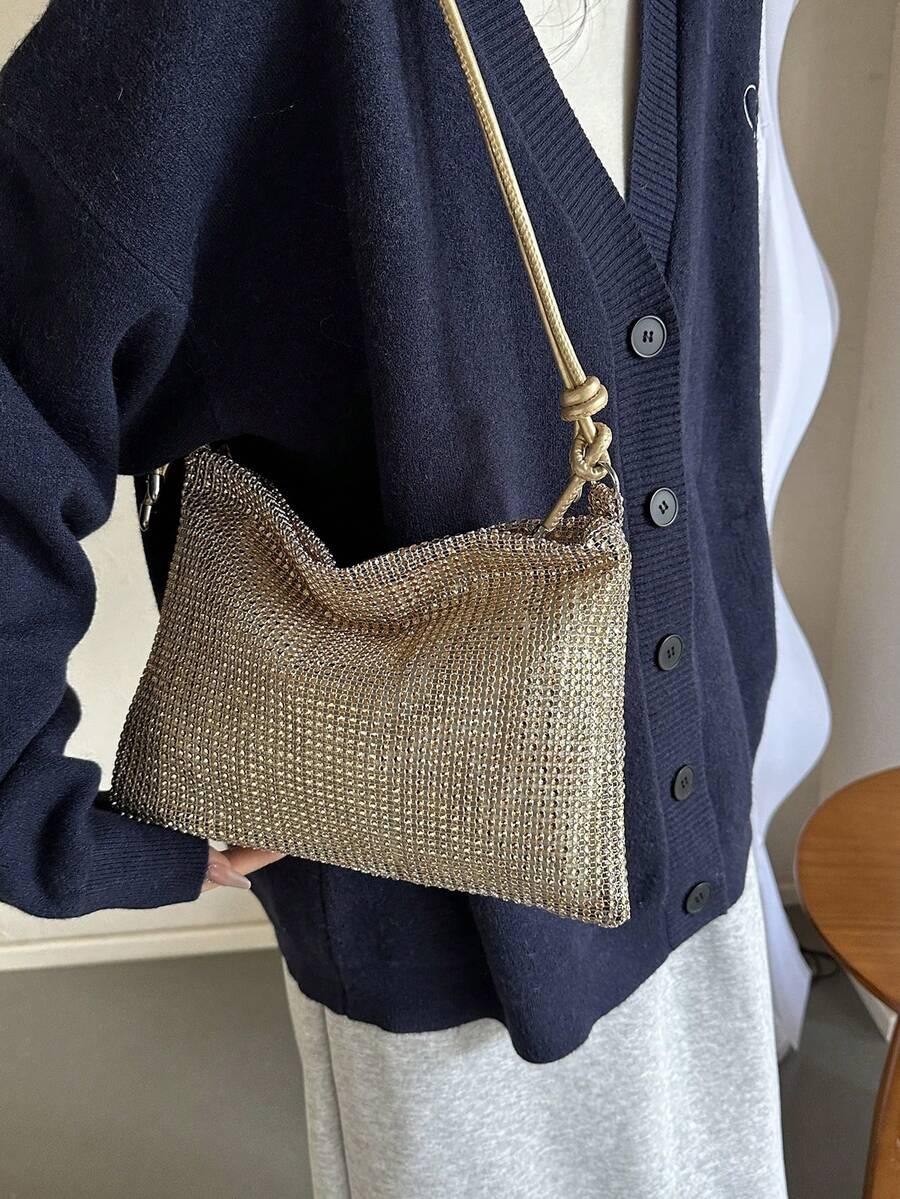złota torebka na ramię