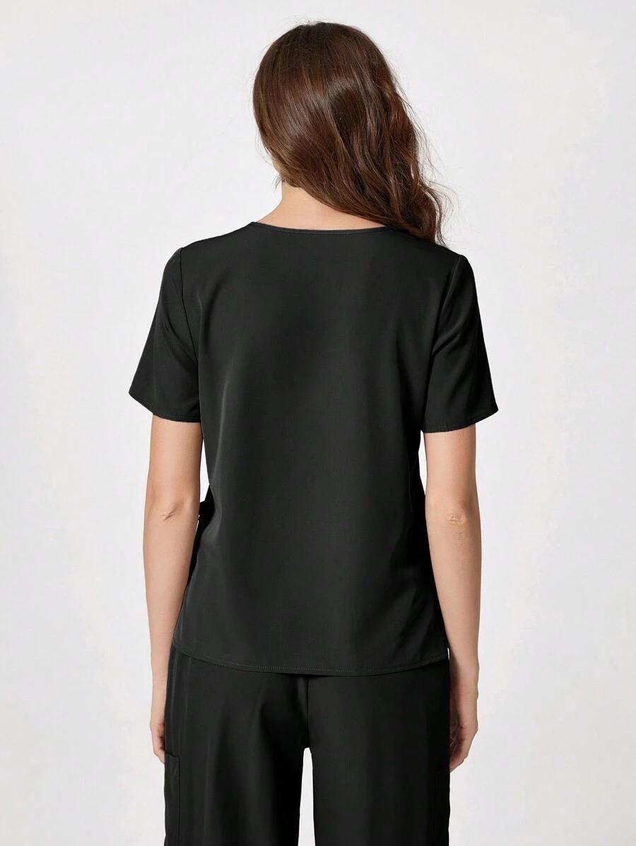 czarna bluzka v-neck