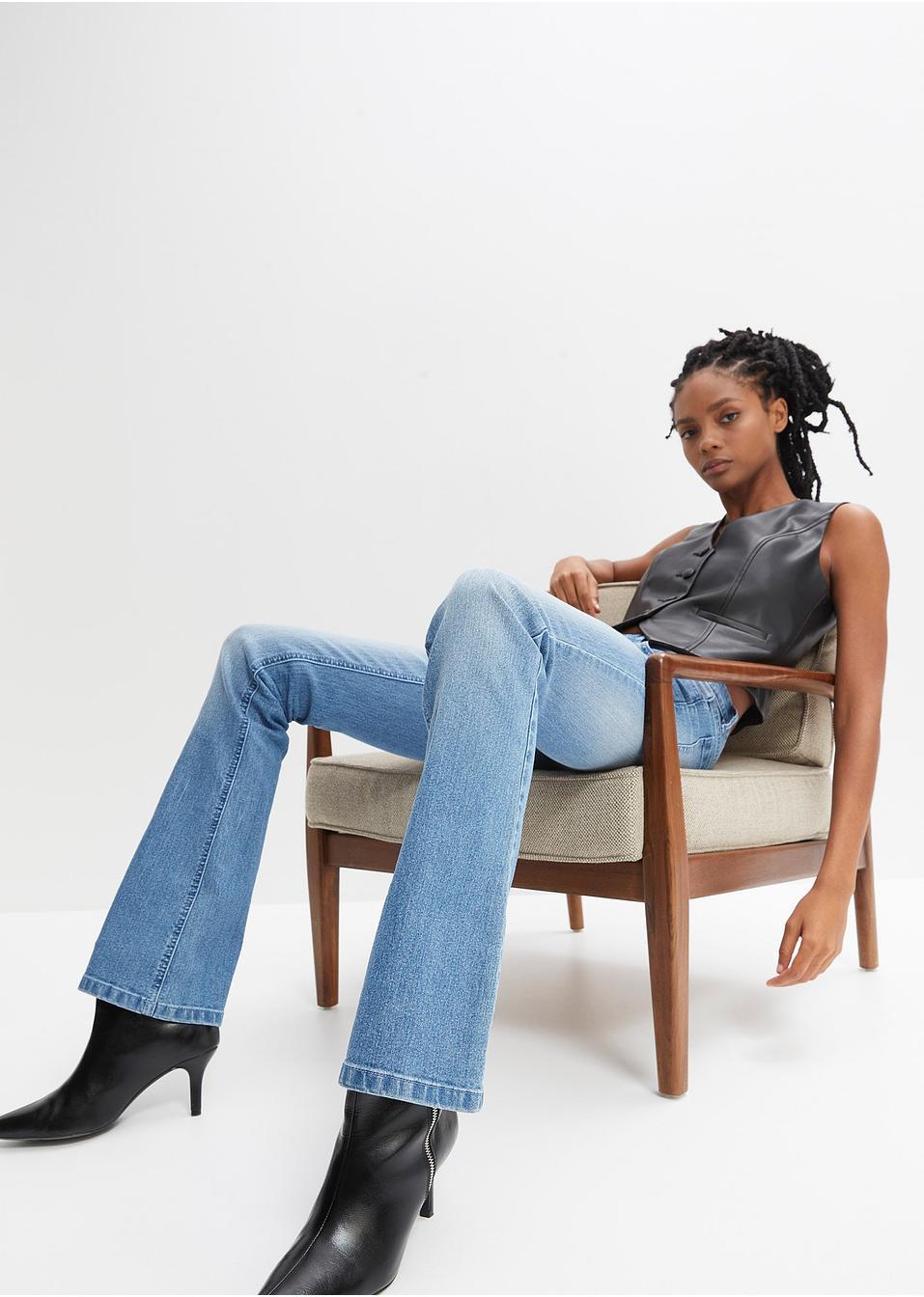 NIEBIESKIE SPODNIE JEANSOWE 