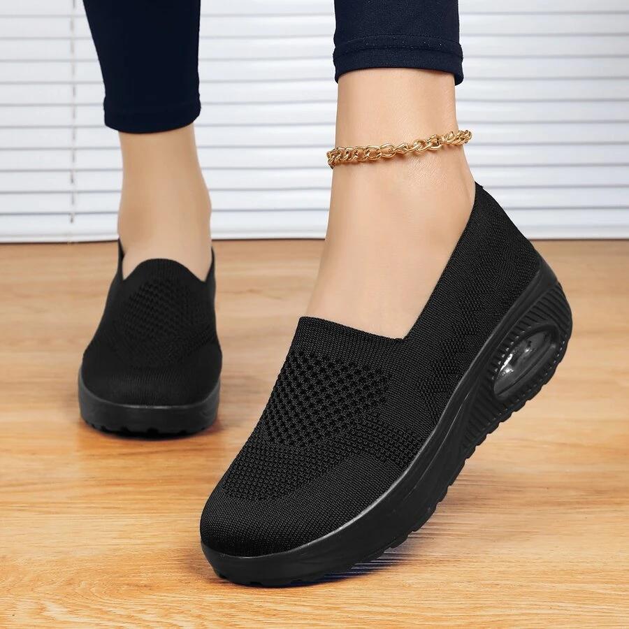 CZARNE WSUWANE BUTY