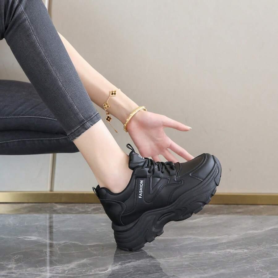 czarne buty sportowe