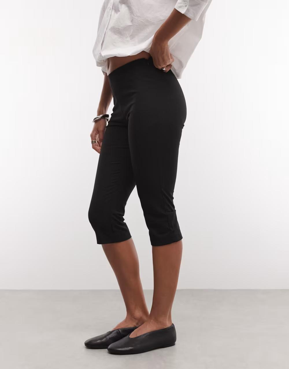 CZARNE DOPASOWANE SPODNIE