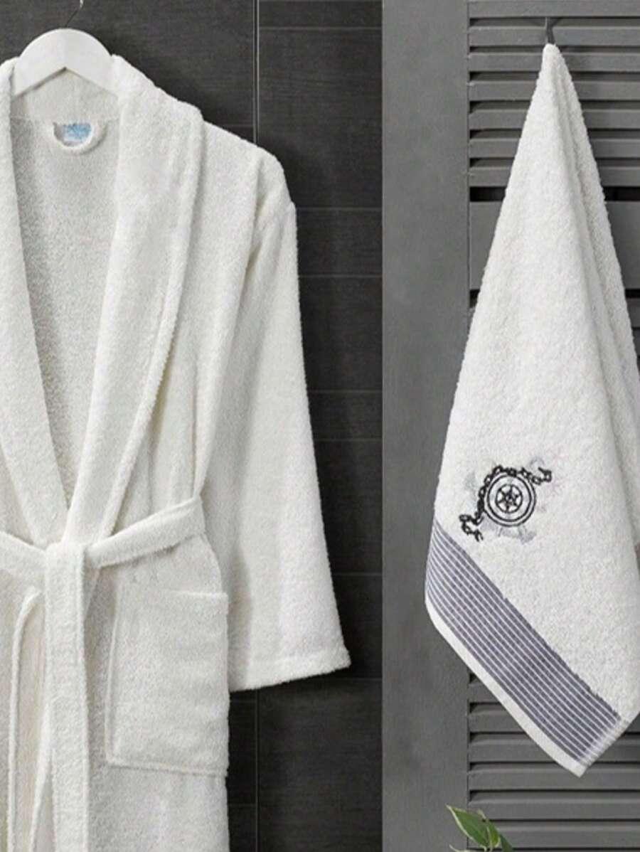 biały komplet szlafrok ręcznik