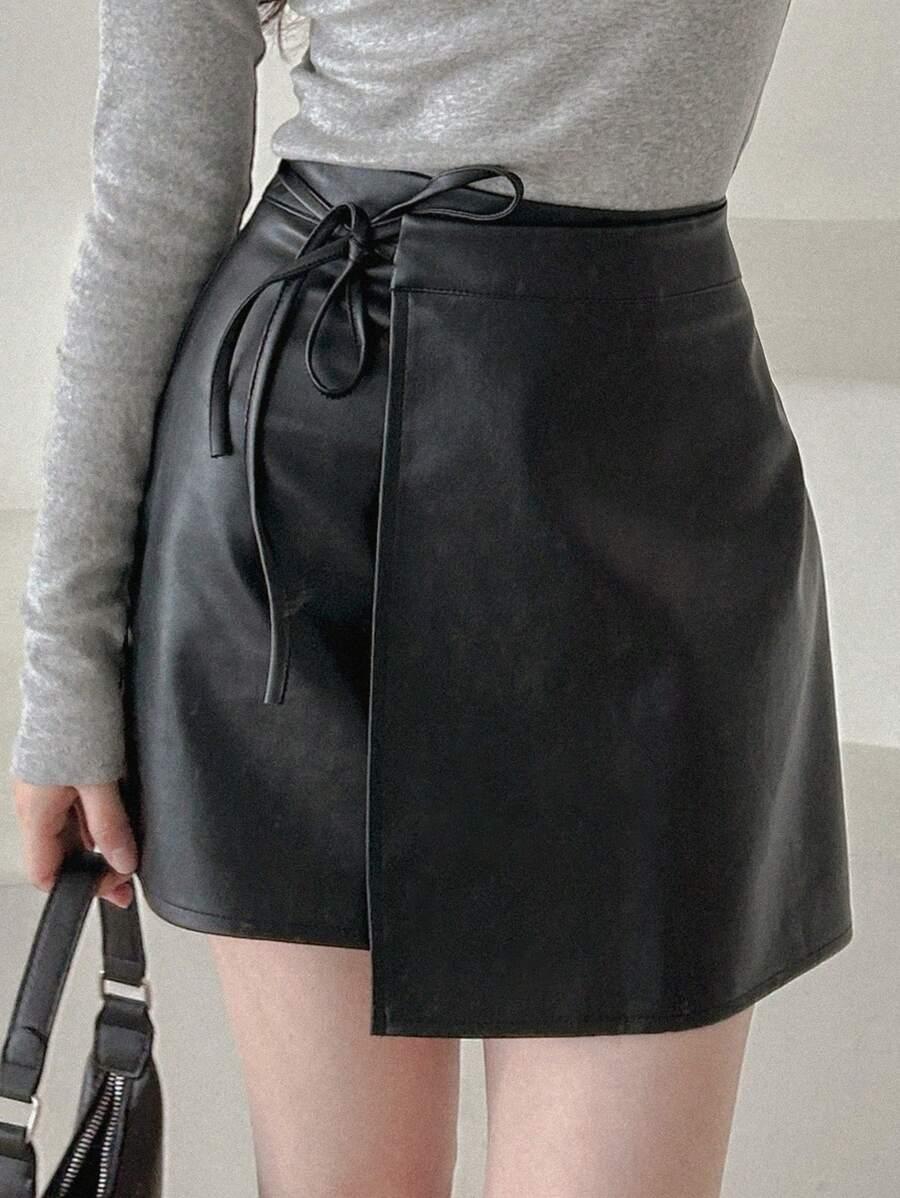 CZARNA MINI SPÓDNICA IMITACJA SKÓRY 