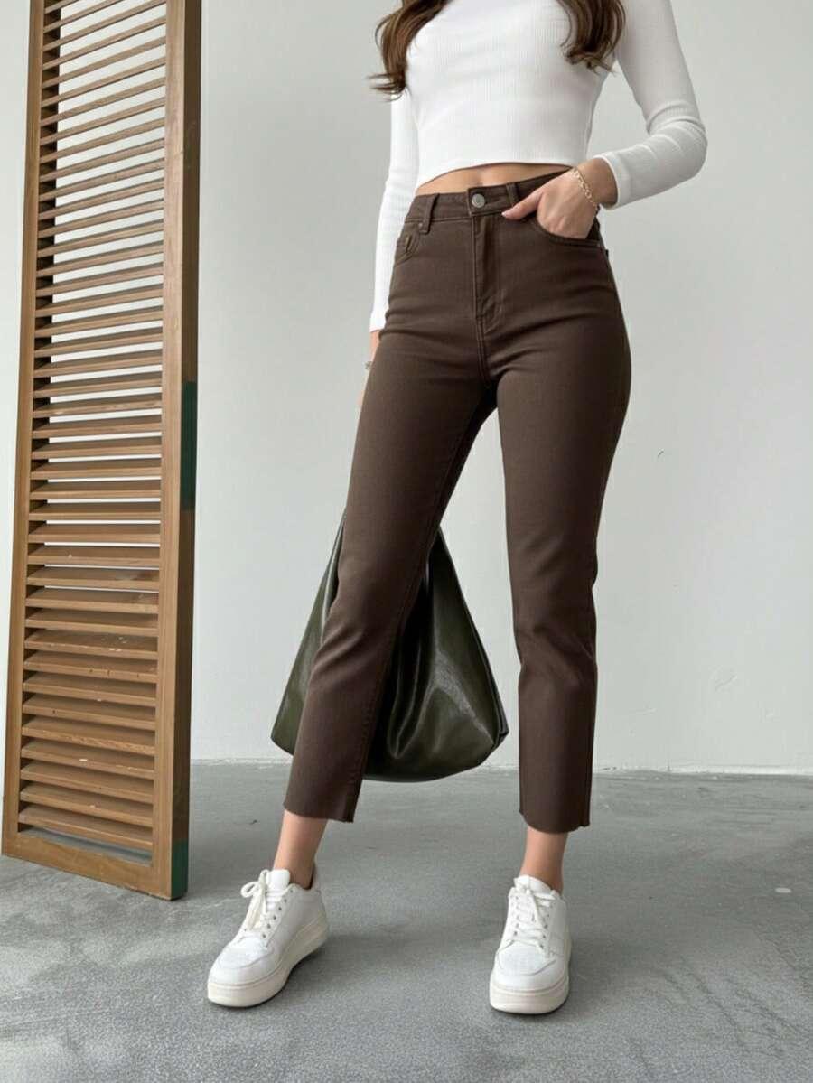 brązowe spodnie jeans