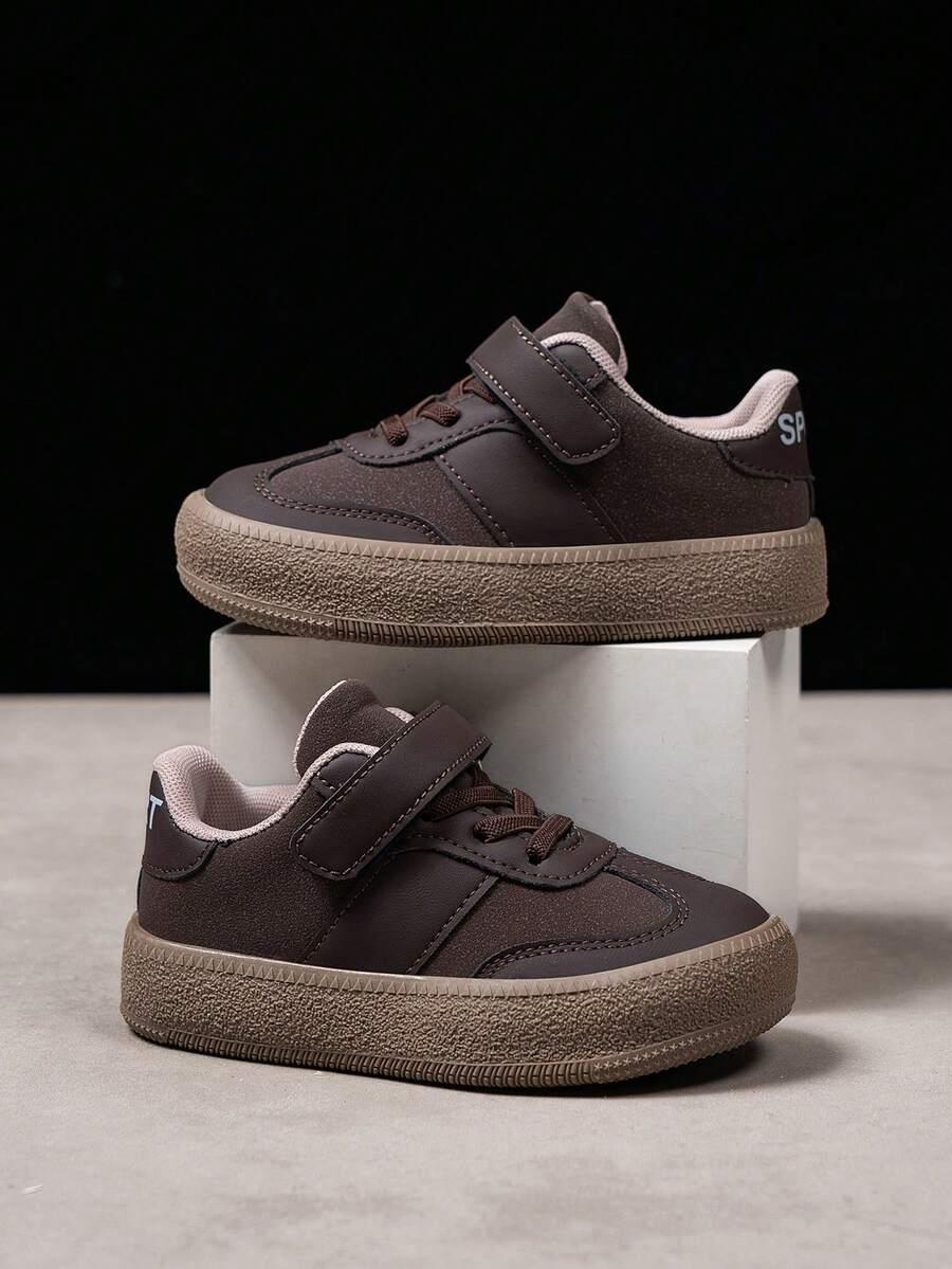 brązowe buty sportowe
