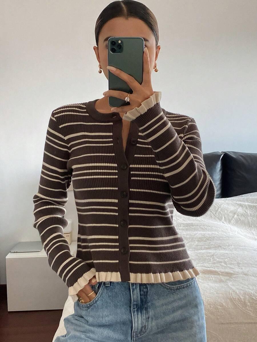 sweter w paski guziki