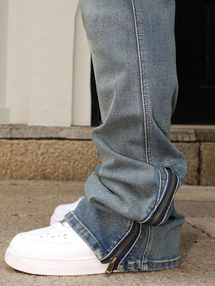 niebieskie spodnie jeans