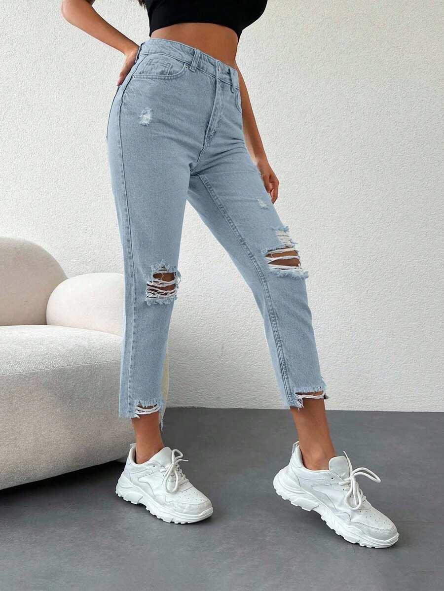 niebieskie spodnie jeans