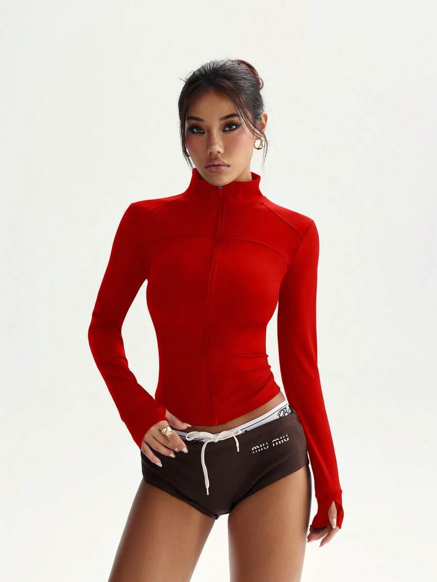 czerwona bluza zamek