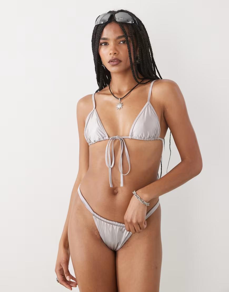 DÓŁ OD BIKINI