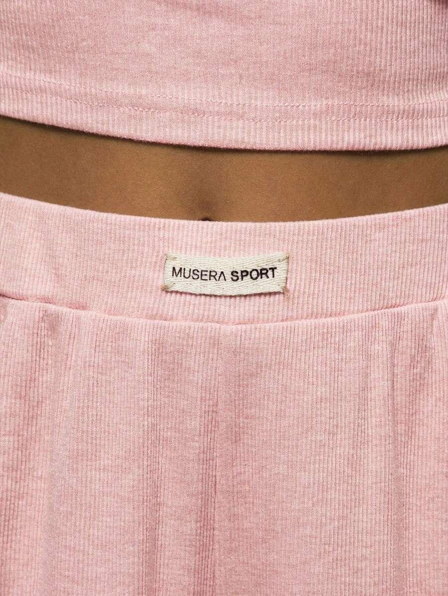 różowe spodnie casual