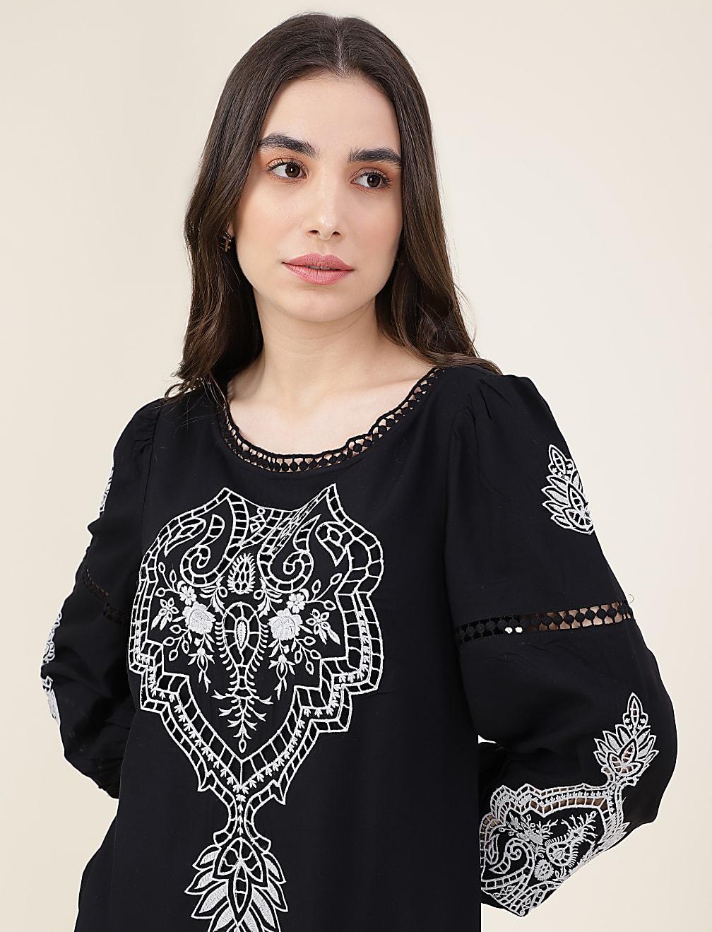 CZARNA MIDI SUKIENKA WZÓR T42-2464K-Y0