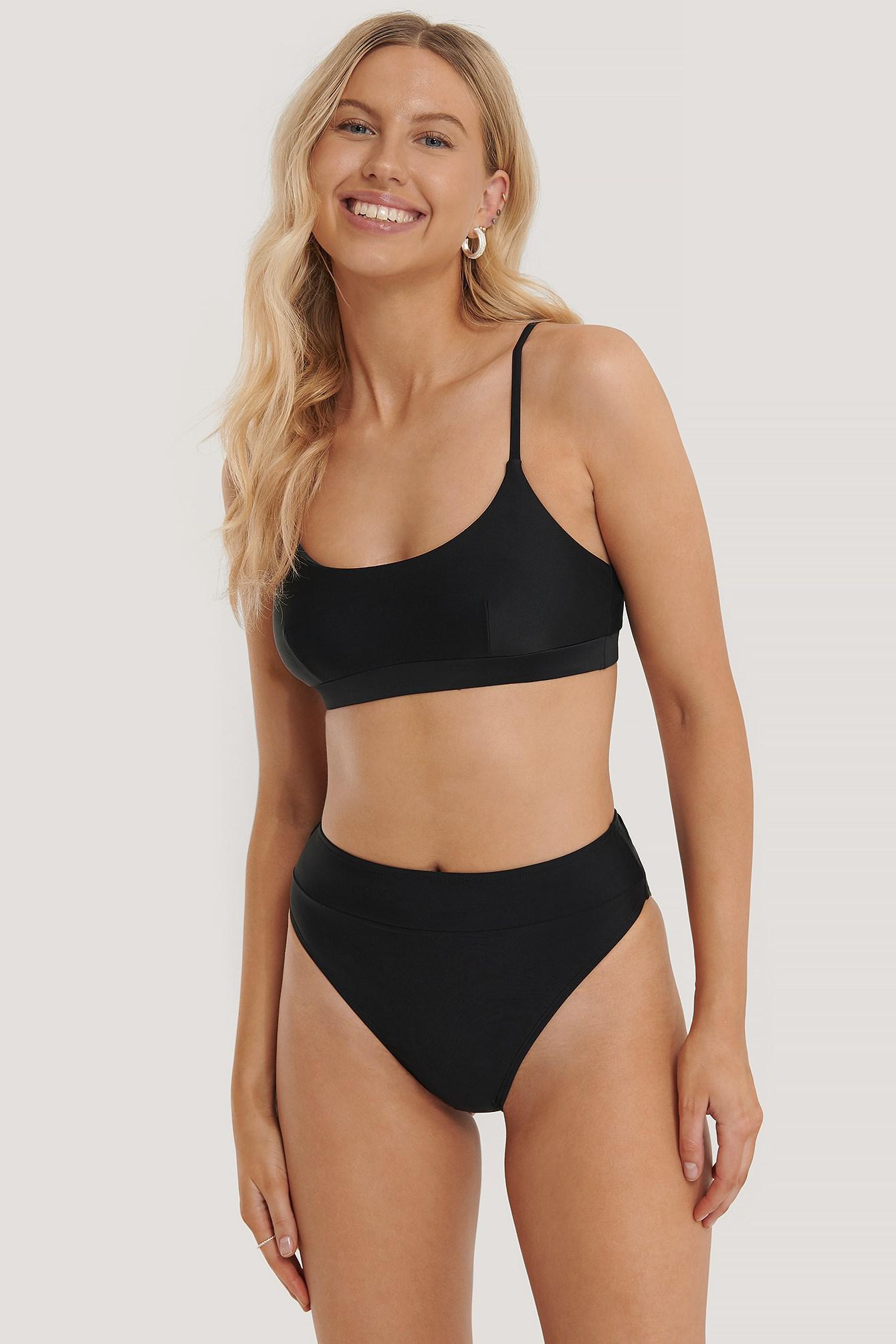 czarny dół od bikini