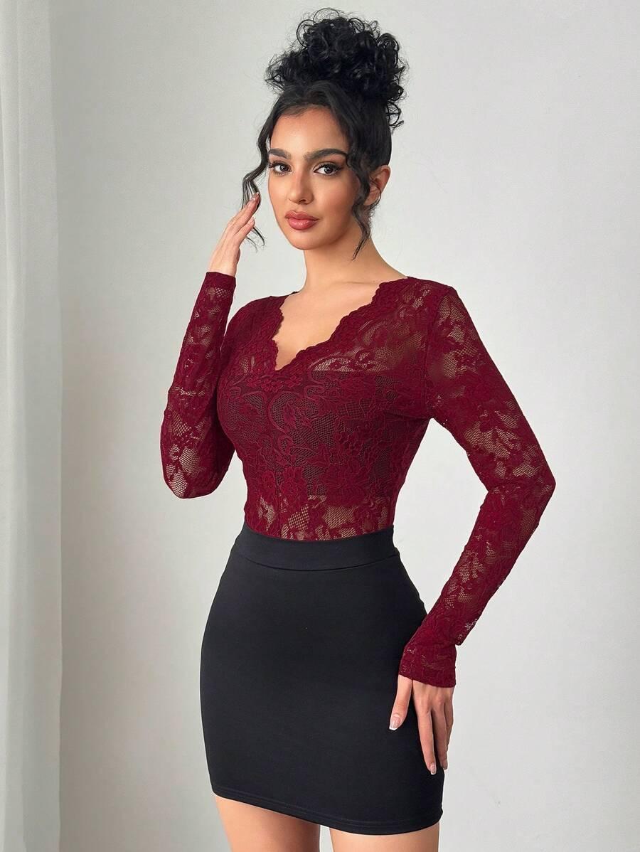czerwona bluzka v neck koronka