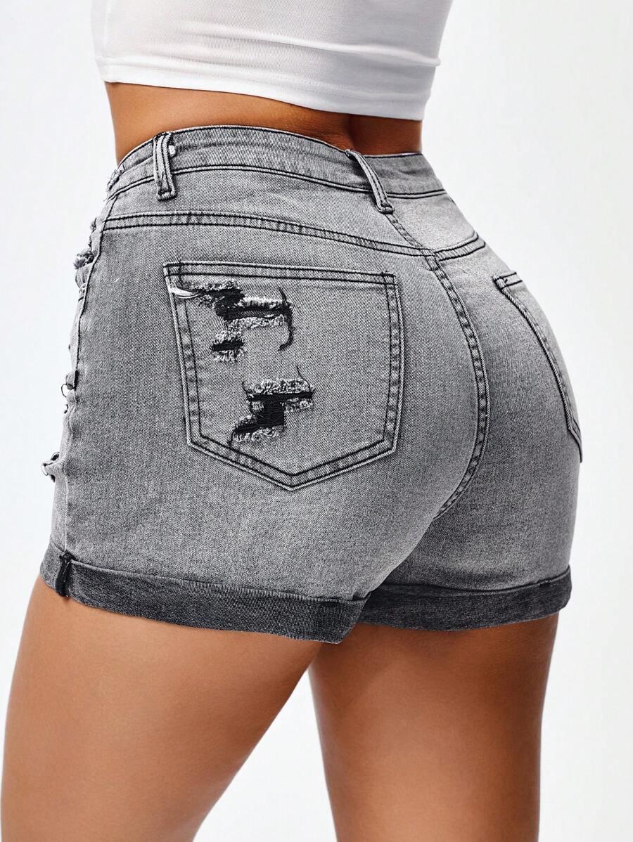szare spodenki jeans